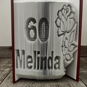  Sculptura de carte cu nume, an si flori, Casa & Stil de viata, Accesorii pentru decorat casa, Decoratiuni de masa si decoratiuni pentru rafturi , Sculptura de carte, carte pliata, , ARTYNOS