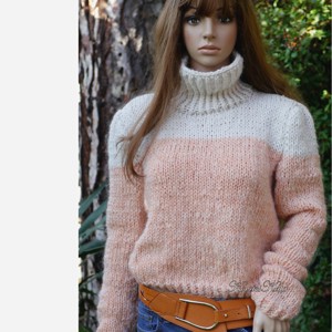 LORENA - pulover trendy tricotat manual / piersică-ivoriu - îmbrăcăminte și modă - haine damă - hanorace, cardigane - Artynos.ro