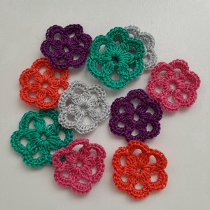 Pachet flori croșetate - 10 bucăți / pachet -  - Artynos.ro