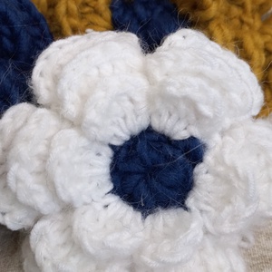 Broșă floare supradimensionată / Mărțișor  - bijuterii - mărțișor - Artynos.ro