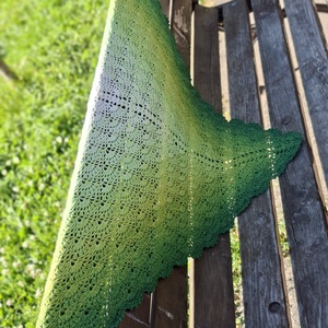 Șal croșetat // eșarfă croșetată // Handmade // Șal dantelat - îmbrăcăminte și modă - eșarfe, pălării, fularuri - șal, eșarfă de cap - Artynos.ro