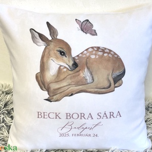 Cadou pentru petrecerea bebelusului, caprioara si fluture, perna suvenir cu detalii unice, pentru botez, decor pentru ca - Artynos.ro