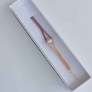 Bratara din margele de sticla cu perla naturala - holding on pearl - bijuterii - brățări - brățări cu perle - Artynos.ro