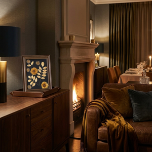 Tablou Botanic cu Flori Presate si Accente Aurii, Casa & Stil de viata, Decoratiuni de casa, Accesorii florale, Buchete de flori, Aranjament de flori, Acest tablou reprezinta o piesa de decor mural realizata prin tehnica presarii elementelor vegetale..., ARTYNOS