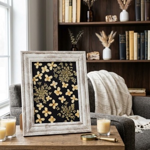 Tablou Botanic „Contrast Floral” – Flori Presate Manual, Casa & Stil de viata, Decoratiuni de casa, Accesorii florale, Buchete de flori, Aranjament de flori, Aceasta piesa de decor reprezinta o fuziune intre fragilitatea naturii si rigoarea designului conte..., ARTYNOS