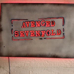 Artă murală iluminată Avenged Sevenfold - casă & stil de viață - accesorii pentru decorat casa - decorațiuni de pereți, decorațiuni suspendate - scrisuri pe perete - Artynos.ro
