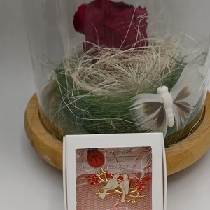 Mărțișor porumbei cu flori � simbol al gingășiei și norocului - bijuterii - mărțișor - Artynos.ro