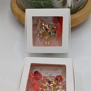 Mărțișor Pomul vieții auriu cu cristale multicolore � simbol al norocului și prosperității - bijuterii - mărțișor - Artynos.ro