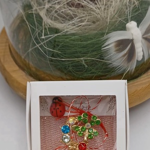 Martisor cu trifoiul vietii cu cristale multicolore � simbol al armoniei si norocului, Bijuterii, Martisor, Altele, ARTYNOS