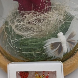 Mărțișor floare cu buburuză și cristale � simbol al primăverii și norocului - bijuterii - mărțișor - Artynos.ro