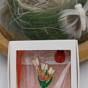 Mărțișor floare ghiocei cu buburuză � simbol al primăverii și norocului - bijuterii - mărțișor - Artynos.ro