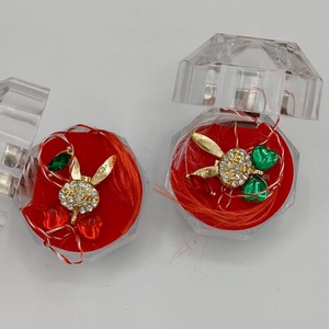 Mărțișor cu buburuză aurie și Iepuras cu papion� simbol al norocului și al primăverii - bijuterii - mărțișor - Artynos.ro