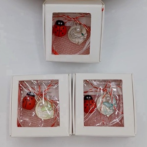 Martisor pandantiv rotund cu floare si perla - Artynos.ro