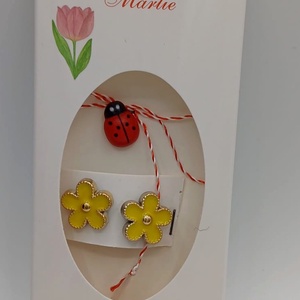 Butoni de cămașă 1 pereche tip mărțișor � floare galbenă cu buburuză ,se poarta tot anul - bijuterii - mărțișor - Artynos.ro