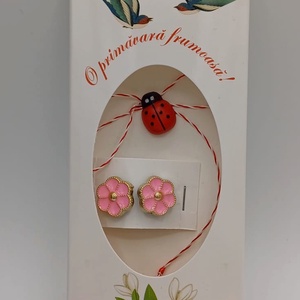 Butoni de cămașă 1 pereche tip mărțișor � floare roz cu buburuză ,se poarta tot anul  - bijuterii - mărțișor - Artynos.ro