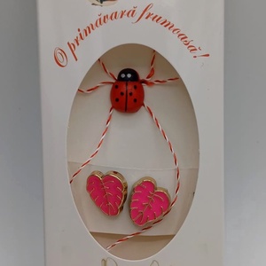 Butoni de cămașă 1 pereche ,tip mărțișor � frunza roz cu buburuză ,se poarta tot anul - bijuterii - mărțișor - Artynos.ro