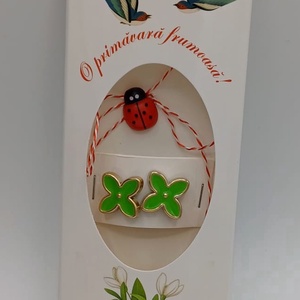 Butoni de cămașă 1 pereche, tip mărțișor � floare verde deschis cu buburuză,se poarta tot anul ,la haine - bijuterii - mărțișor - Artynos.ro