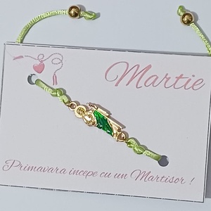 Brățară mărțișor cu șnur verde reglabil, realizată pe șnur textil împletit, cu sistem de ajustare prin nod culisant - bijuterii - brățări - brățări împletite - Artynos.ro