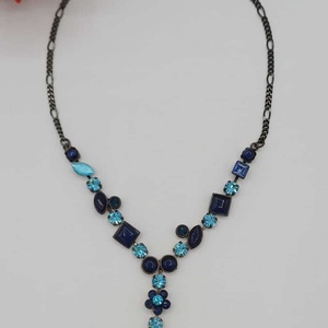 Colier statement de lux, realizat pe lanț metalic negru cu finisaj elegant - bijuterii - coliere - coliere cu pandative - Artynos.ro