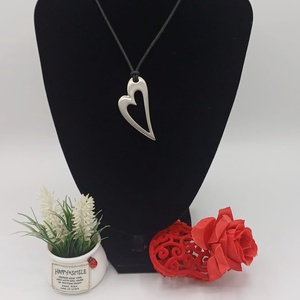 Colier minimalist cu pandantiv inimă stilizată - bijuterii - coliere - coliere cu pandative - Artynos.ro