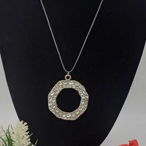 Colier cu pandantiv circular  - Artynos.ro
