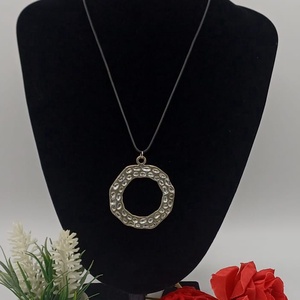 Colier cu pandantiv circular  - bijuterii - coliere - pandative - Artynos.ro