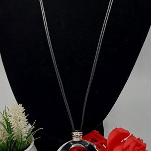 Colier lung cu pandantiv circular � design modern - bijuterii - coliere - pandative - Artynos.ro