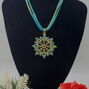 Colier elegant cu pandantiv statement. - bijuterii - coliere - coliere cu pandative - Artynos.ro