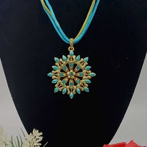 Colier elegant cu pandantiv statement. - bijuterii - coliere - coliere cu pandative - Artynos.ro