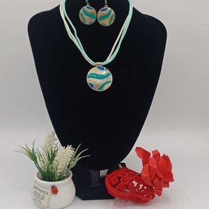 Set de bijuterii, colier și cercei asortați. - bijuterii - coliere - pandative - Artynos.ro