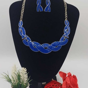 Set de bijuterii modern si contemporan. - bijuterii - coliere - coliere cu pandative - Artynos.ro