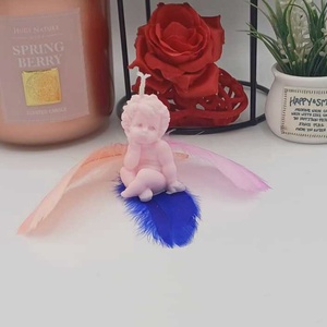 Lumânare parfumata,  în formă de îngeraș, realizată din ceară de soia. - casă & stil de viață - lumânări, parfumuri, arome - ceară parfumată - Artynos.ro