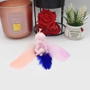 Lumânare parfumata,  în formă de îngeraș, realizată din ceară de soia. - casă & stil de viață - lumânări, parfumuri, arome - ceară parfumată - Artynos.ro