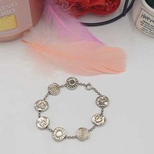 Brățară integral metalică, realizată din aliaj argintiu cu aspect ușor antic/vintage - bijuterii - brățări - brățări din pietre semiprețioase - Artynos.ro