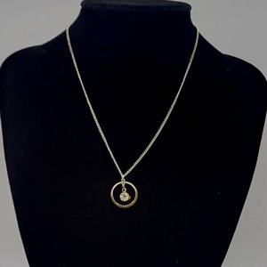 colier elegant și rafinat, realizat din lanț metalic fin,cu panadativ. - bijuterii - coliere - coliere cu pandative - Artynos.ro