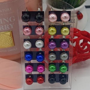 Cercei tip stud cu perle colorate - bijuterii - cercei - cercei din mărgele - Artynos.ro