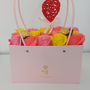 Geanta mare cu trandafiri din sapun., Casa & Stil de viata, Decoratiuni de casa, Accesorii florale, Buchete de flori, , ARTYNOS
