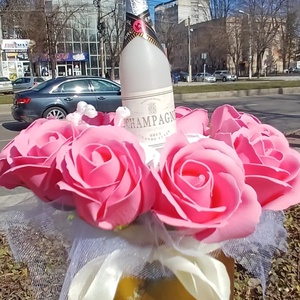 Ornament sapun si sampanie - casă & stil de viață - decorațiuni de casă - accesorii florale - cutii cu flori - Artynos.ro