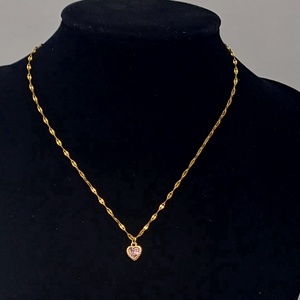 Colier cu pandativ placat cu aur de 18K ,pandantivul cu piatra roz ,zirconiu sintetic. - bijuterii - coliere - coliere din aur - Artynos.ro