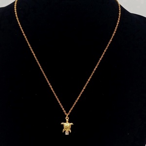 Colier cu pandativ broscuța placat cu aur de 14K. - bijuterii - coliere - coliere din aur - Artynos.ro