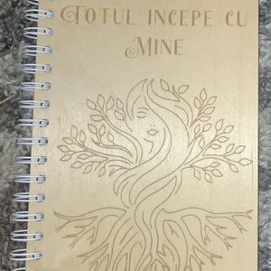 Agenda A5 din lemn Totul incepe cu mine design Copac � coperta reutilizabila, 80 foi dictando - Artynos.ro