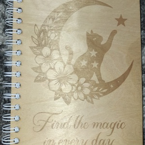 Agenda A5 din lemn Find the Magic in Every Day � coperta reutilizabila, 80 foi dictando - Artynos.ro