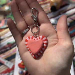 Breloc inimă handmade � Heart Charm - genți și portofele - accesorii genți - breloc - Artynos.ro