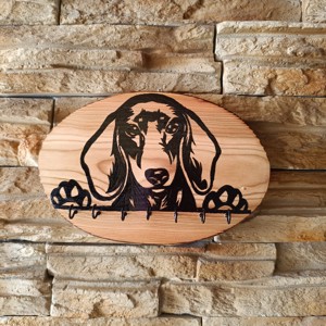 Breloc de perete din lemn cu câine dachshund -  - Artynos.ro