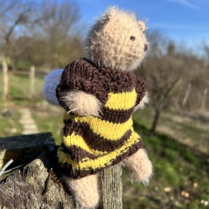 Misi, ursulețul-albinuță � jucărie artizanală unică � - jucării și echipamente pentru copii - plușuri - ursuleț de pluș - Artynos.ro