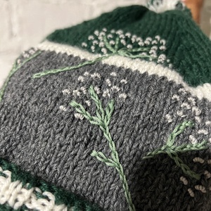 Căciulă de damă din lână, tricotată manual - îmbrăcăminte și modă - eșarfe, pălării, fularuri - căciulă - Artynos.ro