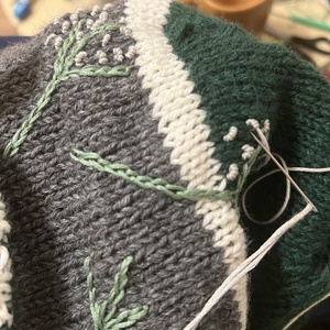 Căciulă de damă din lână, tricotată manual - îmbrăcăminte și modă - eșarfe, pălării, fularuri - căciulă - Artynos.ro