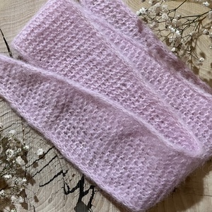 Eșarfă Mini Sophie tricotată manual � Roz din Alpacas și Mătase - îmbrăcăminte și modă - eșarfe, pălării, fularuri - eșarfe - Artynos.ro