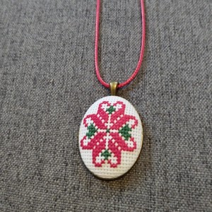 colier brodat cruce cu motiv popular, , , ARTYNOS