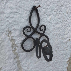 Cuier de perete din fier forjat - casă & stil de viață - accesorii pentru casă și grădină - decorațiuni exterioare și de grădină - Artynos.ro